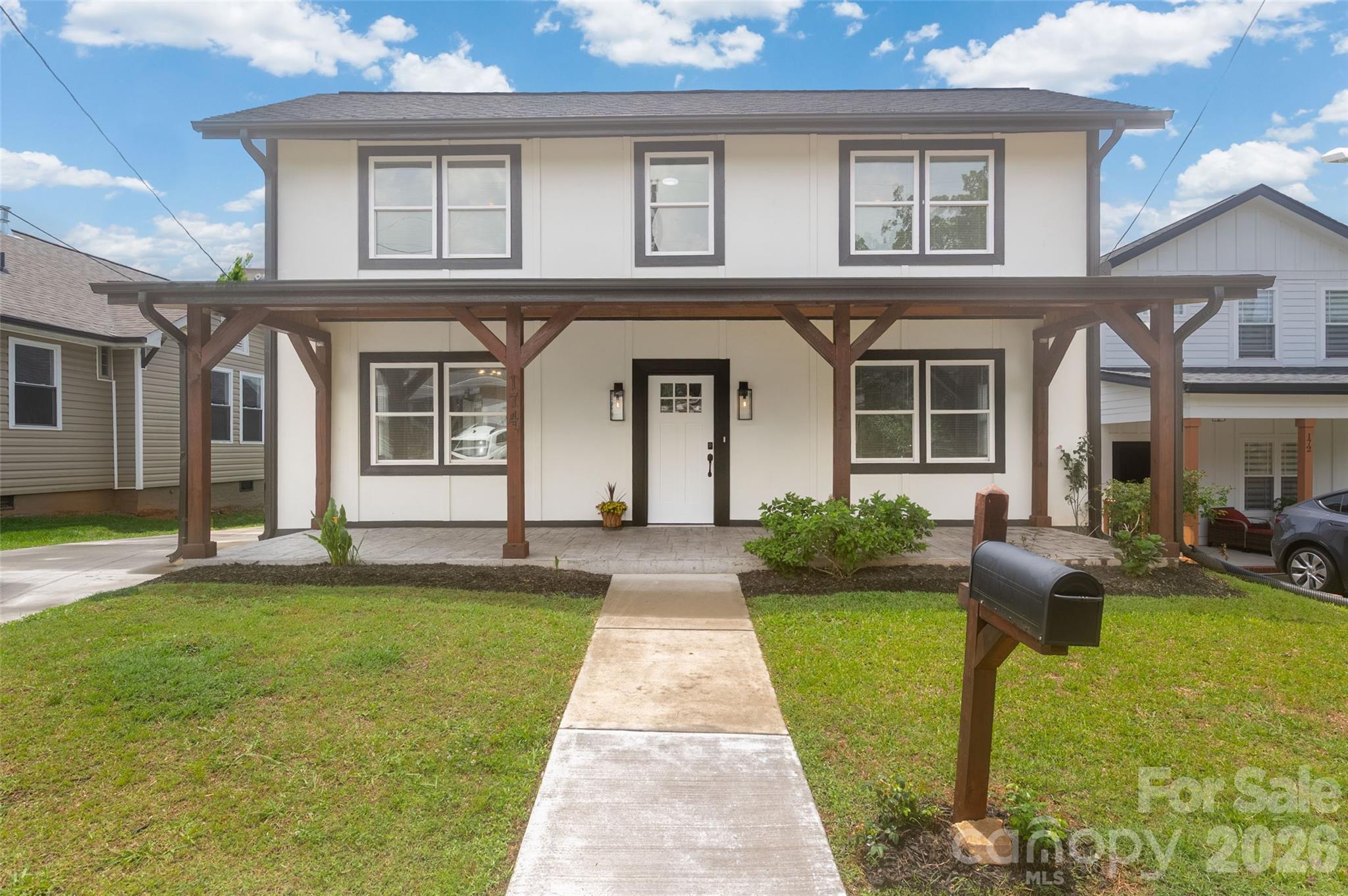 Single Family Residence at 174 Tournament Drive SW, Concord, photo 4 of 45