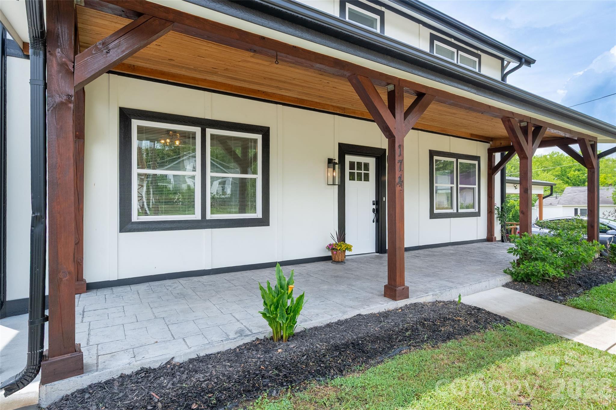 Single Family Residence at 174 Tournament Drive SW, Concord, photo 5 of 45