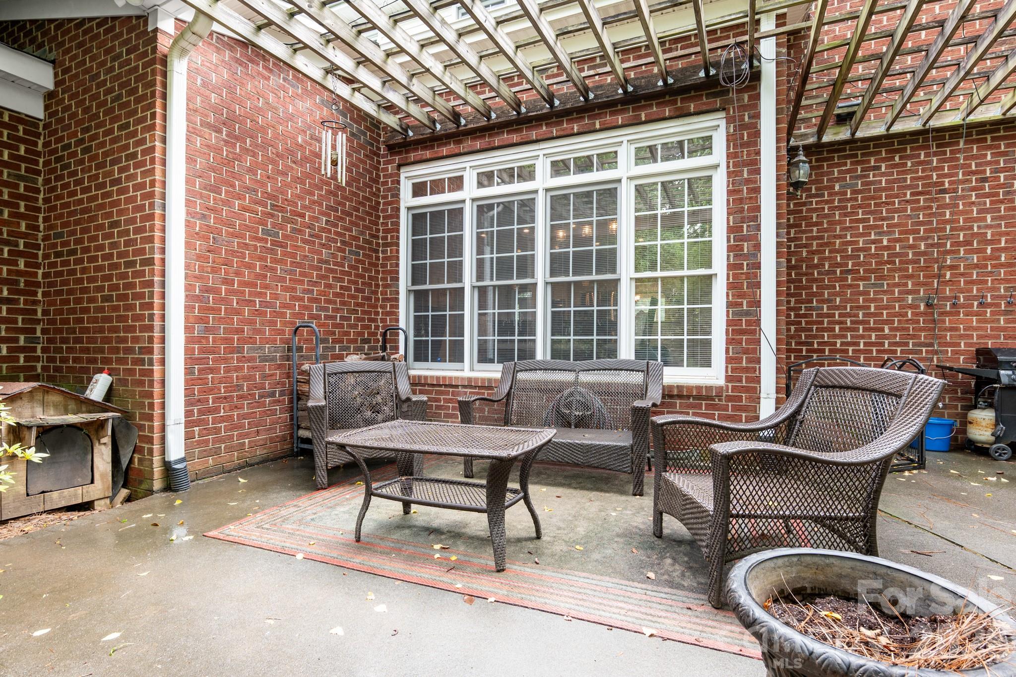 Single Family Residence at 837 Shetland Place NW, Concord, photo 4 of 43