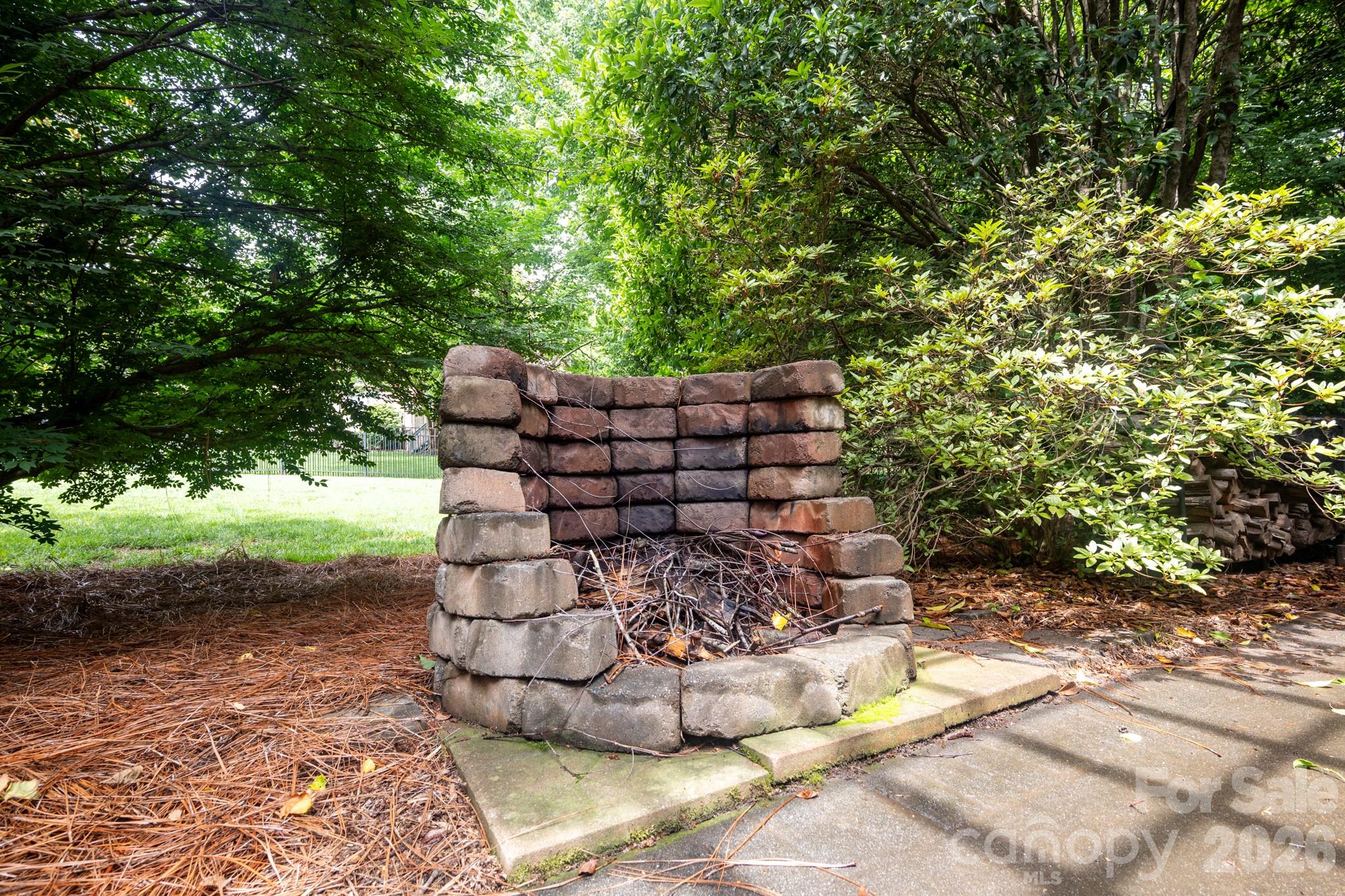 Single Family Residence at 837 Shetland Place NW, Concord, photo 3 of 43