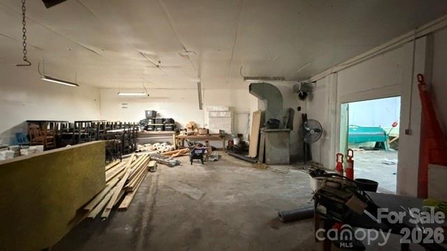 Back separate  room view. - 68 Circle Drive, Marion