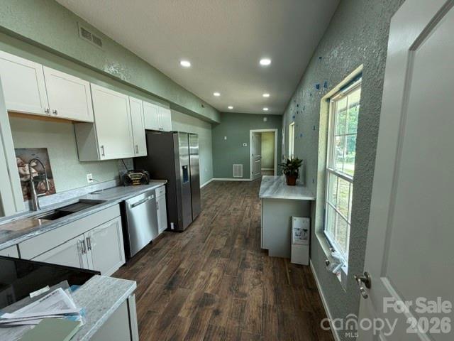 Interior view of apartment. - 68 Circle Drive, Marion