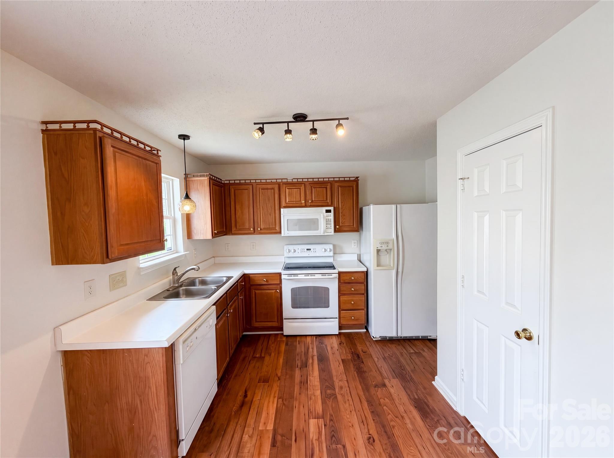 Single Family Residence at 1841 Mission Oaks Street, Kannapolis, photo 2 of 18