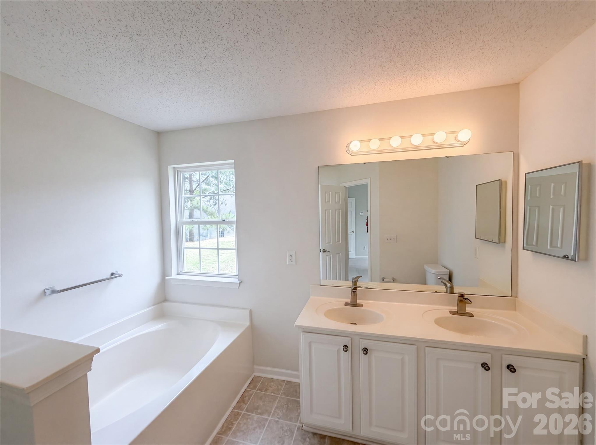 Single Family Residence at 1841 Mission Oaks Street, Kannapolis, photo 11 of 18