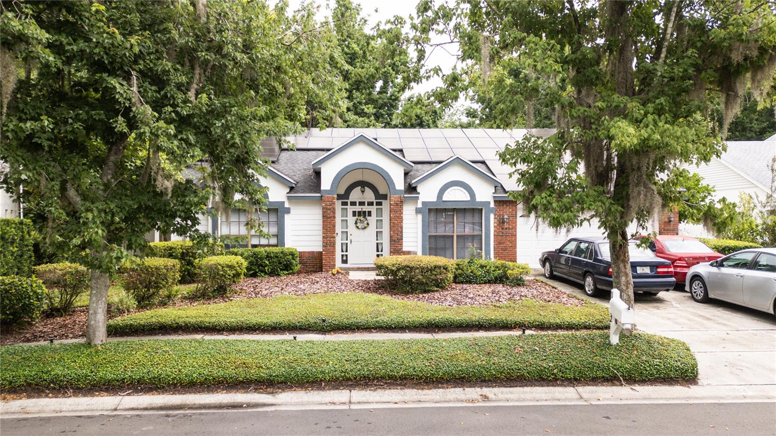 Single Family Residence at 1022 SILCOX BRANCH CIR, OVIEDO, photo 2 of 31