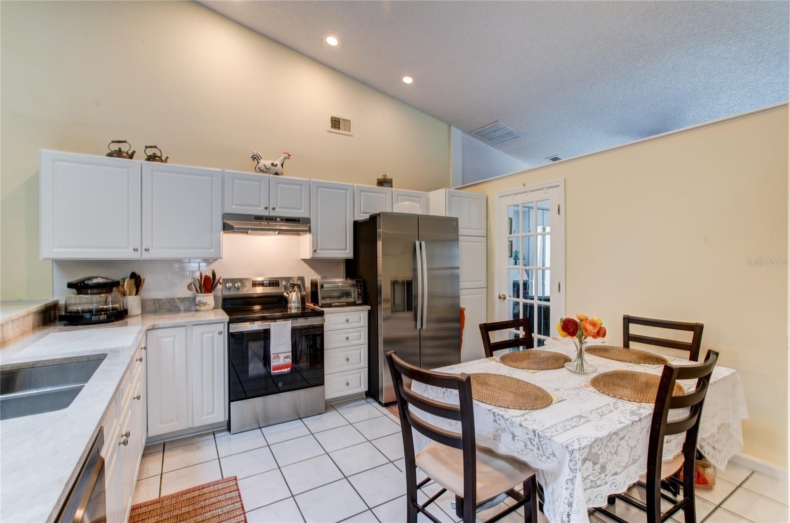 Single Family Residence at 1022 SILCOX BRANCH CIR, OVIEDO, photo 9 of 31