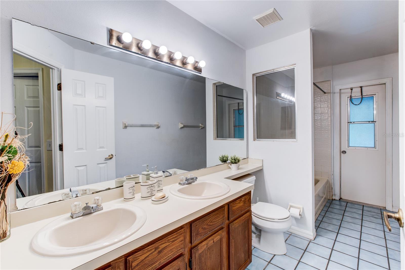 Single Family Residence at 1022 SILCOX BRANCH CIR, OVIEDO, photo 19 of 31