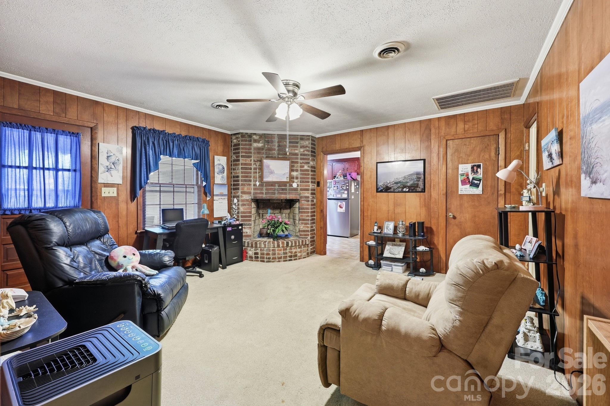 Single Family Residence at 401 White Oaks Drive, Salisbury, photo 10 of 18