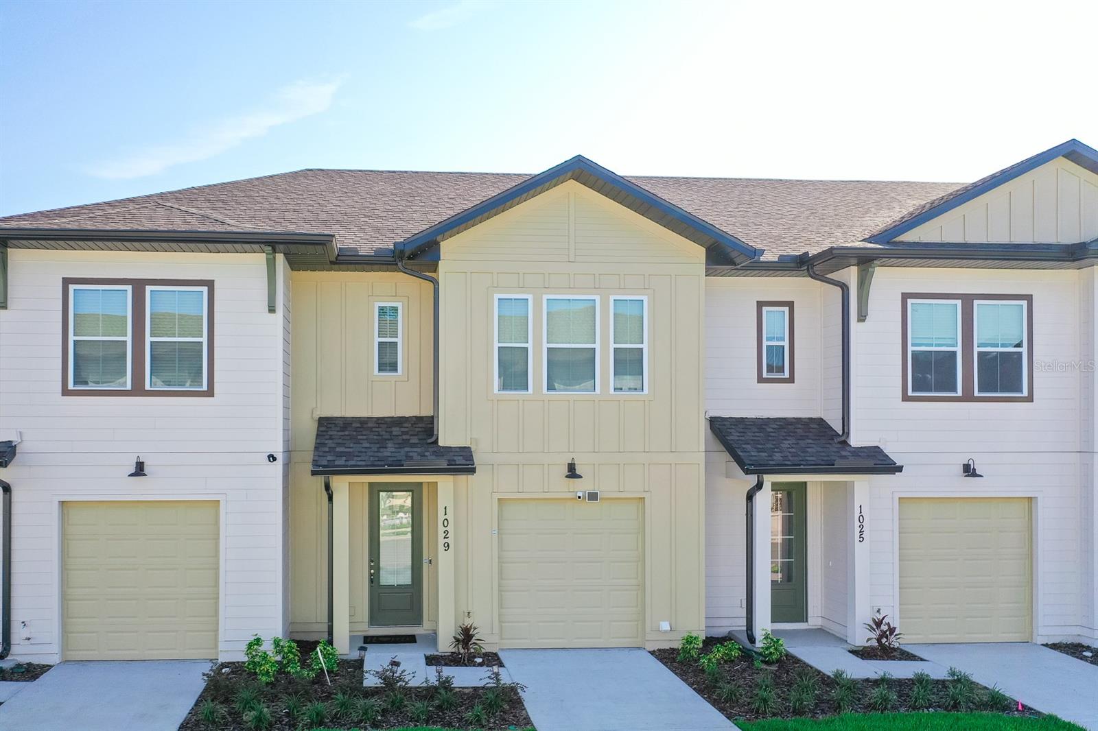 1029 PLANTATION LN