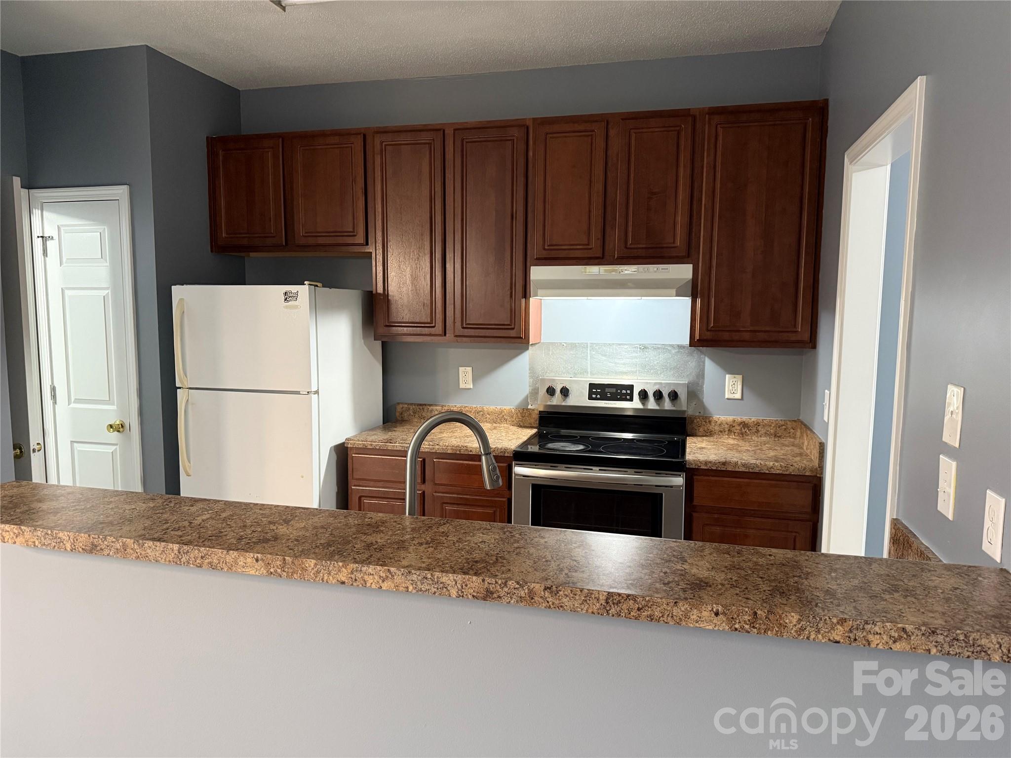 Kitchen - 5411 E Nc 150 Highway, Lincolnton