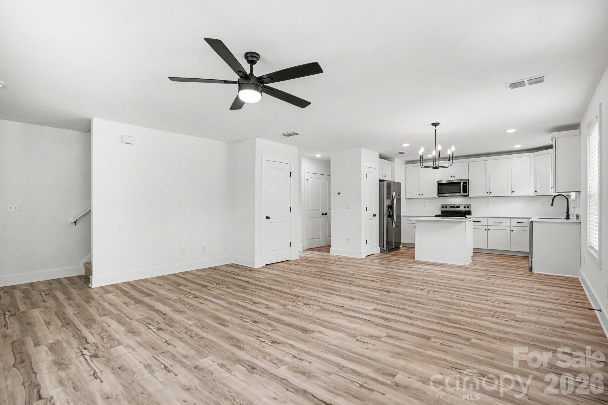 Single Family Residence at 811 Evening Shade Lane, Gastonia, photo 7 of 22