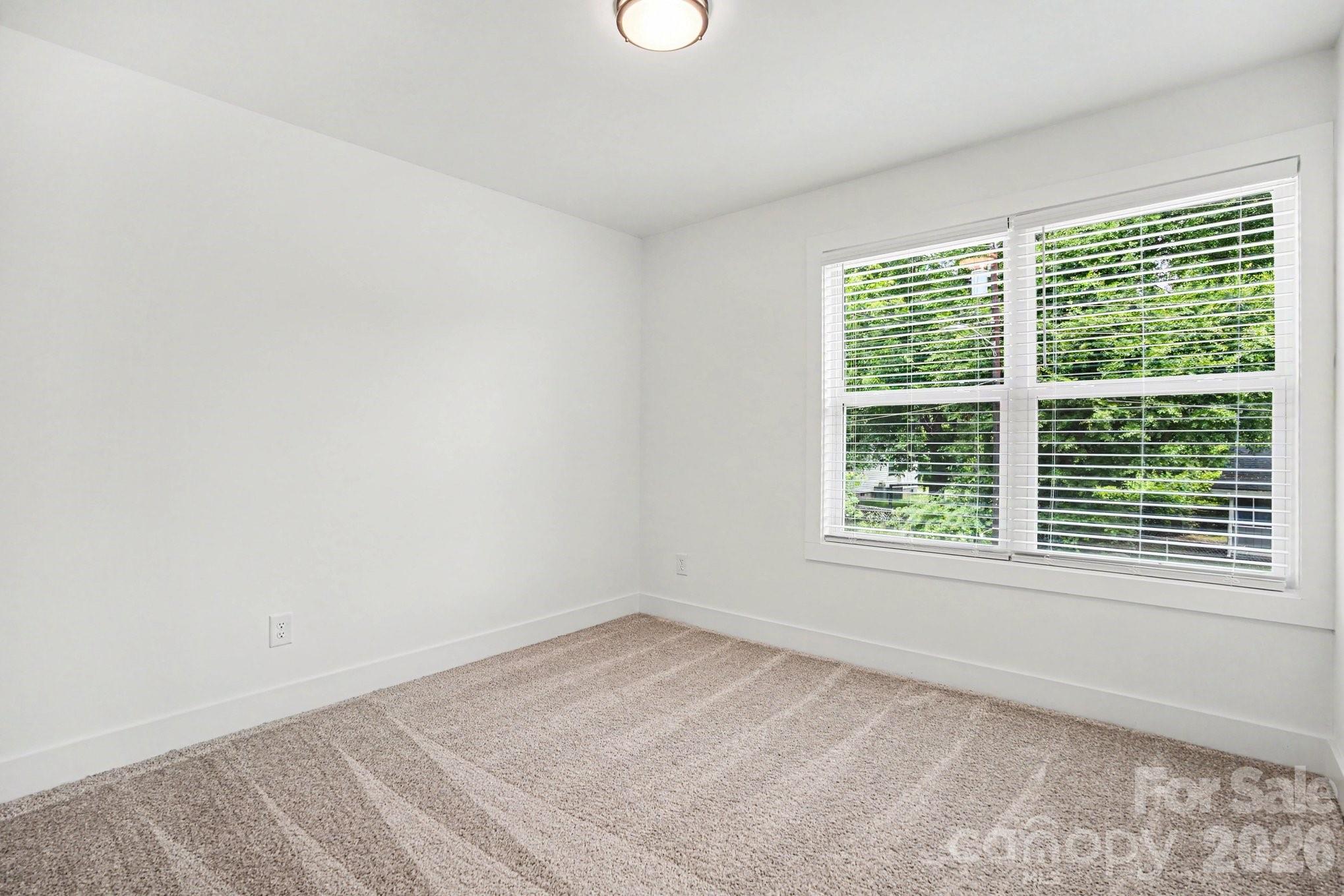 Single Family Residence at 811 Evening Shade Lane, Gastonia, photo 19 of 22