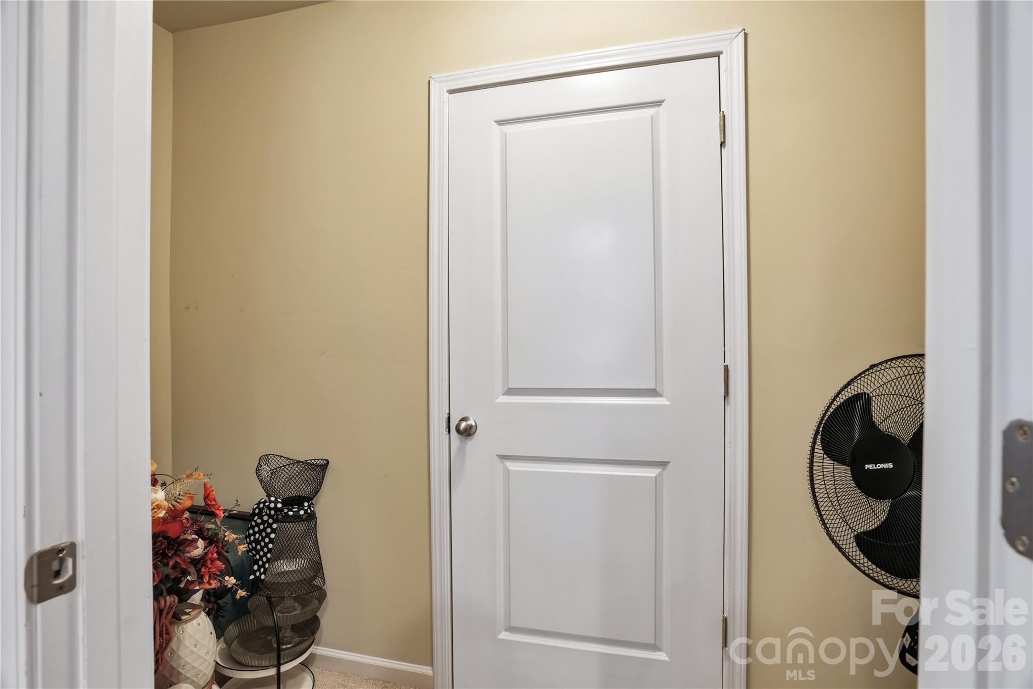 Single Family Residence at 2274 Seagull Drive, Denver, photo 32 of 37