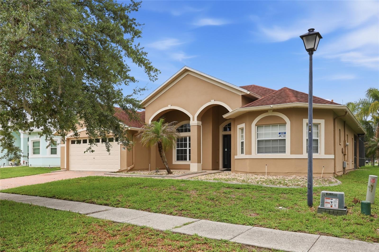 Single Family Residence at 2901 SWEETSPIRE CIR, KISSIMMEE, photo 3 of 55