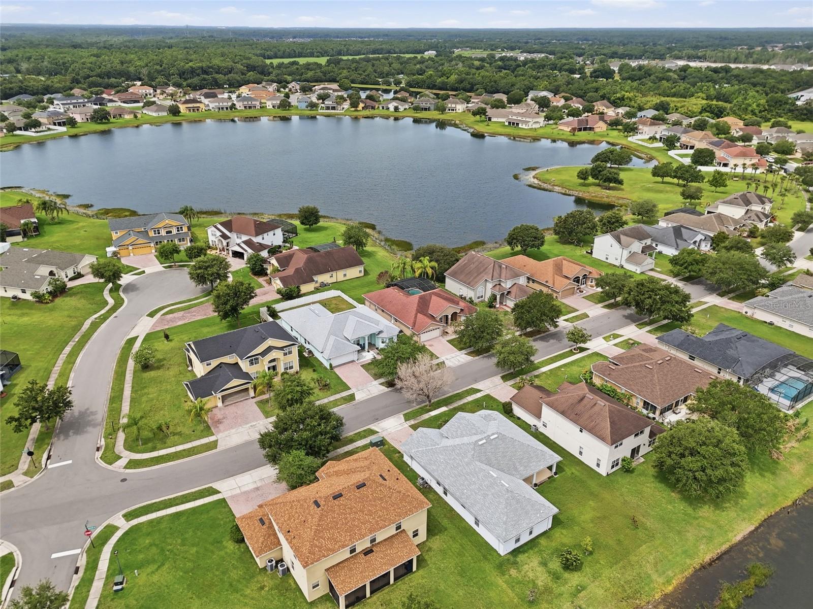 Single Family Residence at 2901 SWEETSPIRE CIR, KISSIMMEE, photo 4 of 55