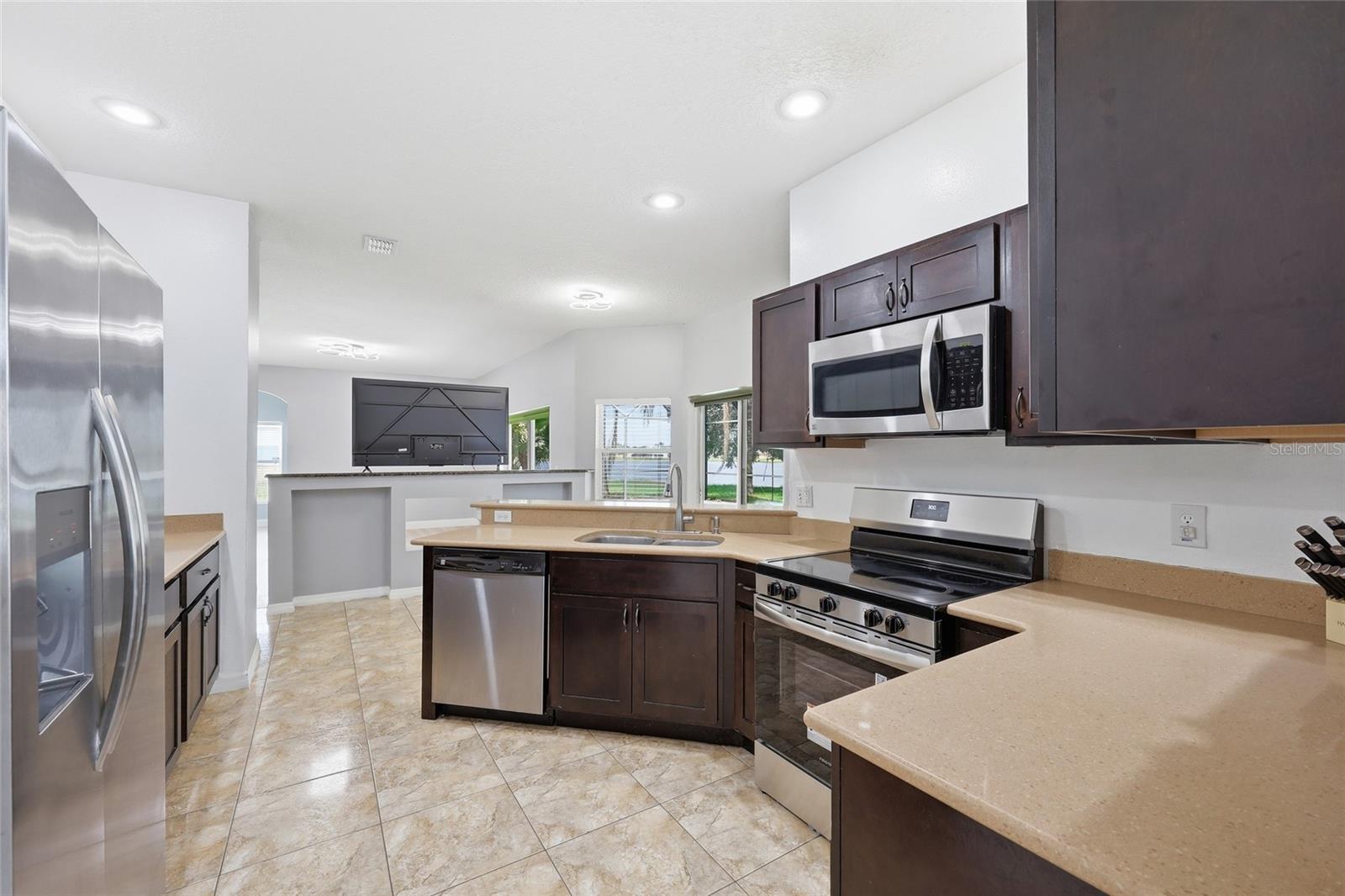 Single Family Residence at 2901 SWEETSPIRE CIR, KISSIMMEE, photo 14 of 55