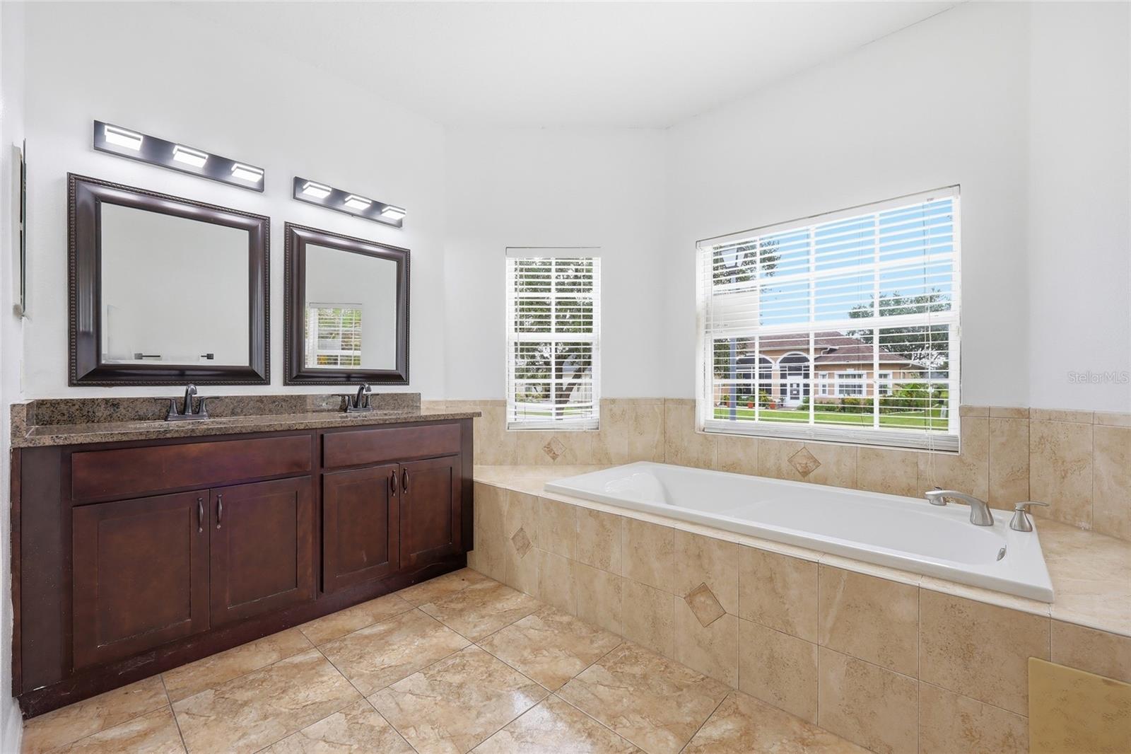 Single Family Residence at 2901 SWEETSPIRE CIR, KISSIMMEE, photo 26 of 55