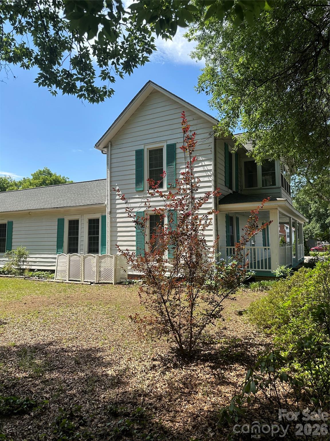 Left side of house - 1407 N College Avenue, Newton