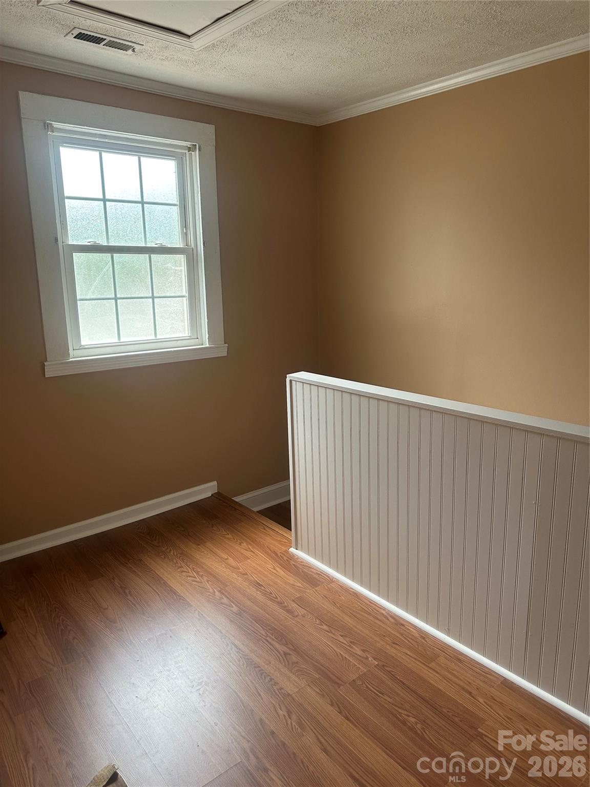 upstairs landing from stairway - 1407 N College Avenue, Newton