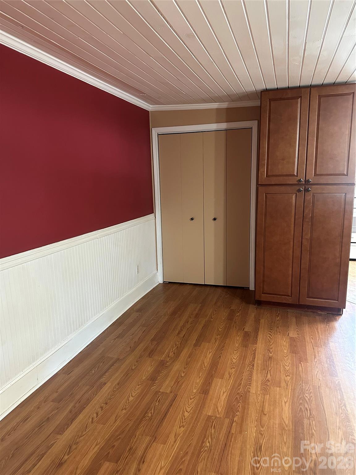 lLeft side doors go to laundry room, right side doors are for one of two pantries. - 1407 N College Avenue, Newton