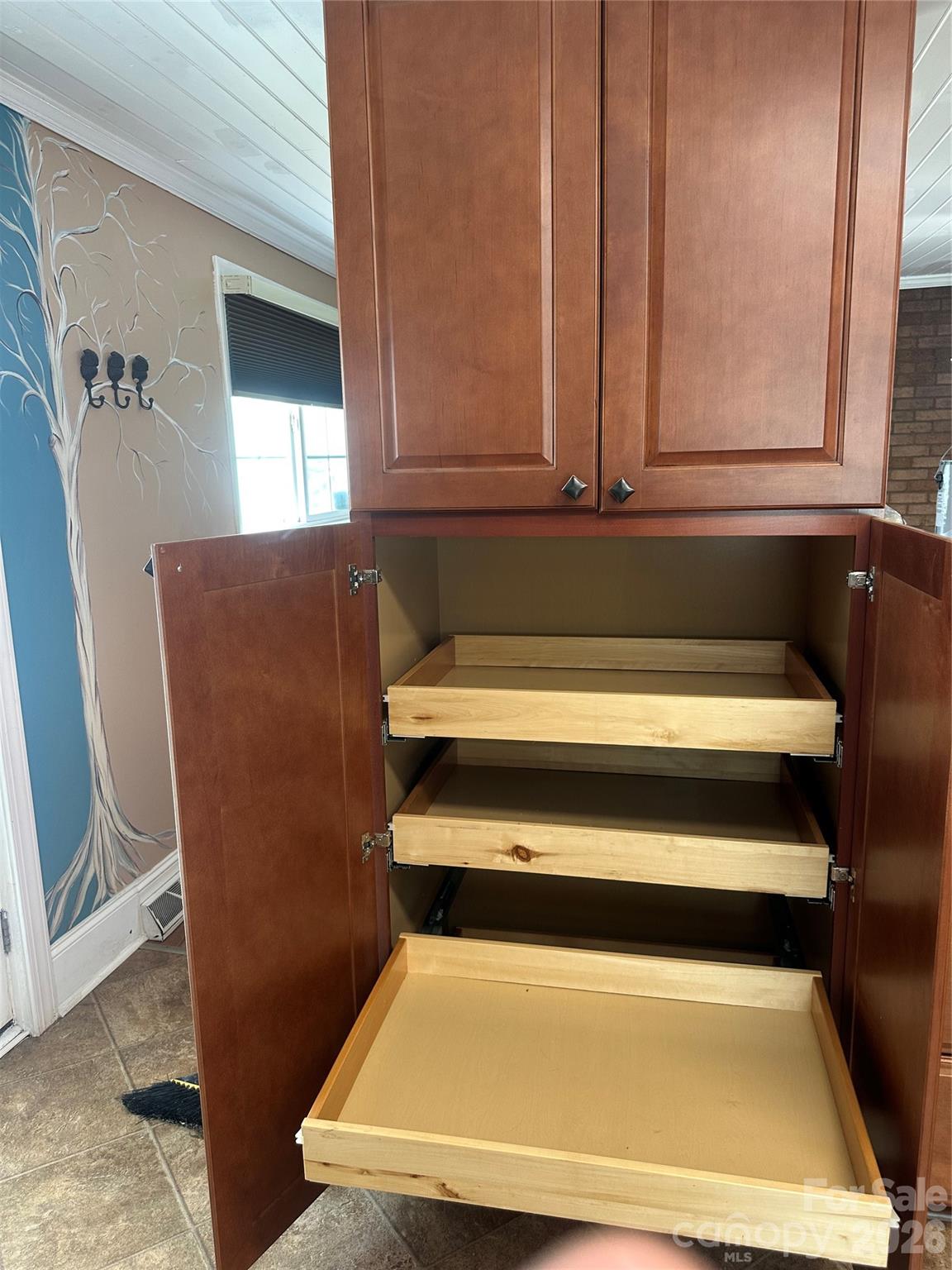 Pull out shelves shown here - 1407 N College Avenue, Newton