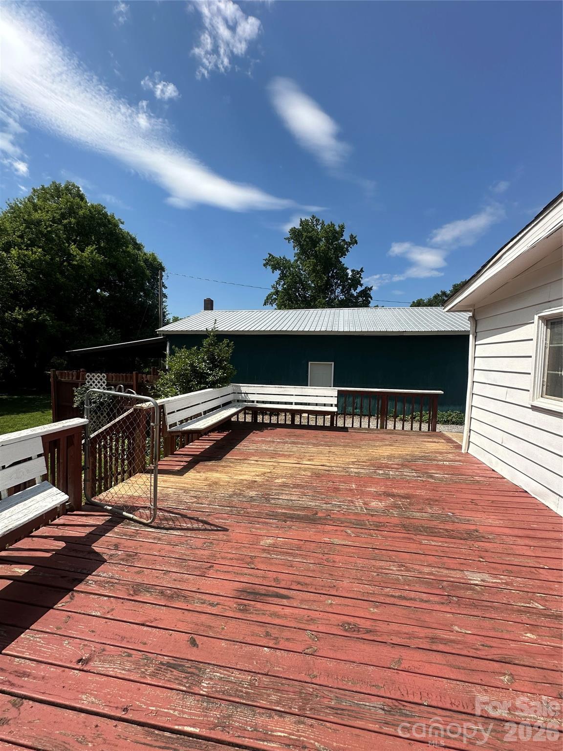 Large deck - 1407 N College Avenue, Newton