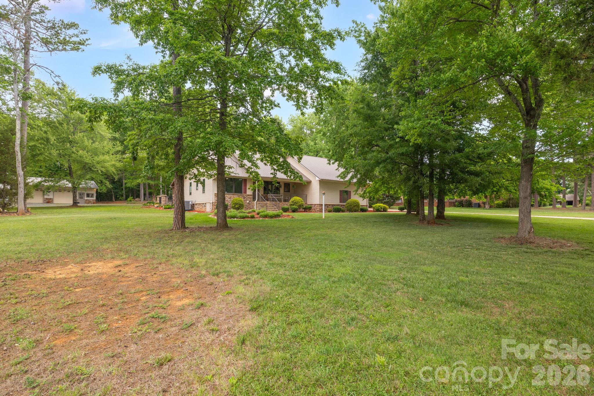 Single Family Residence at 104 Willowbrook Drive, Thomasville, photo 5 of 48