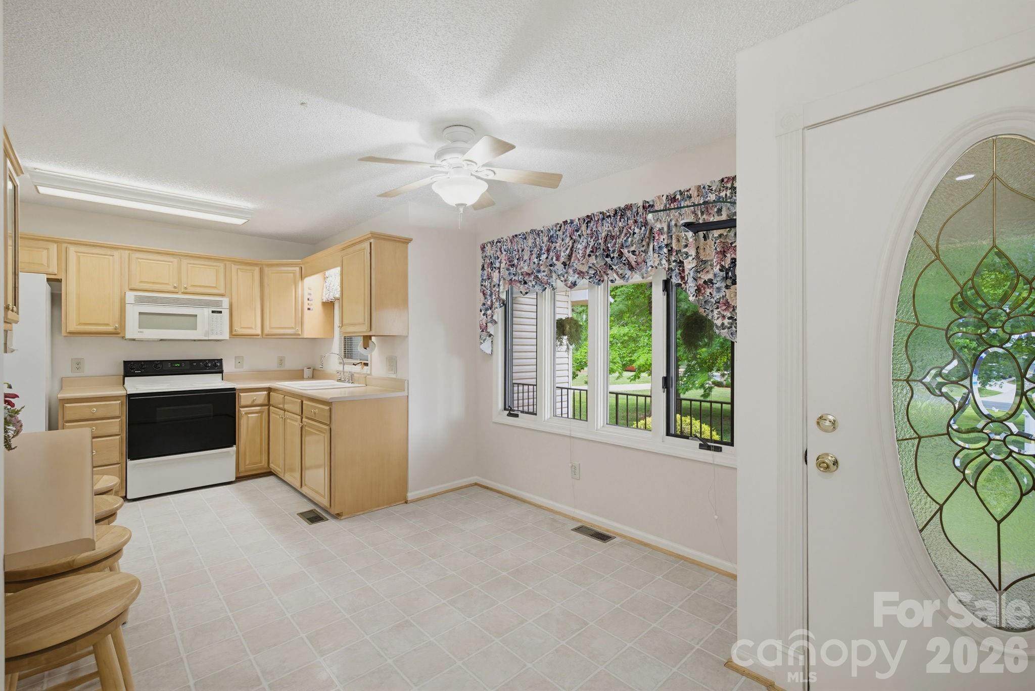 Single Family Residence at 104 Willowbrook Drive, Thomasville, photo 17 of 48