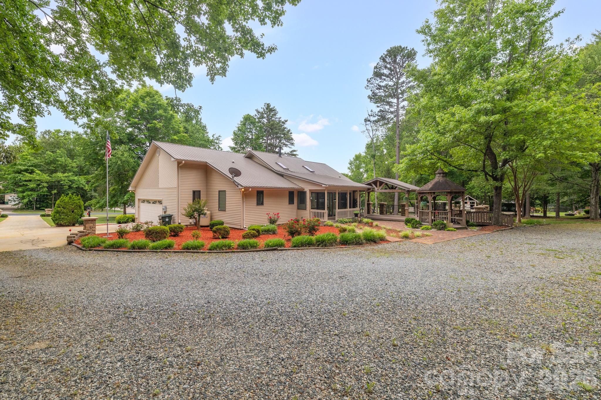 Single Family Residence at 104 Willowbrook Drive, Thomasville, photo 38 of 48