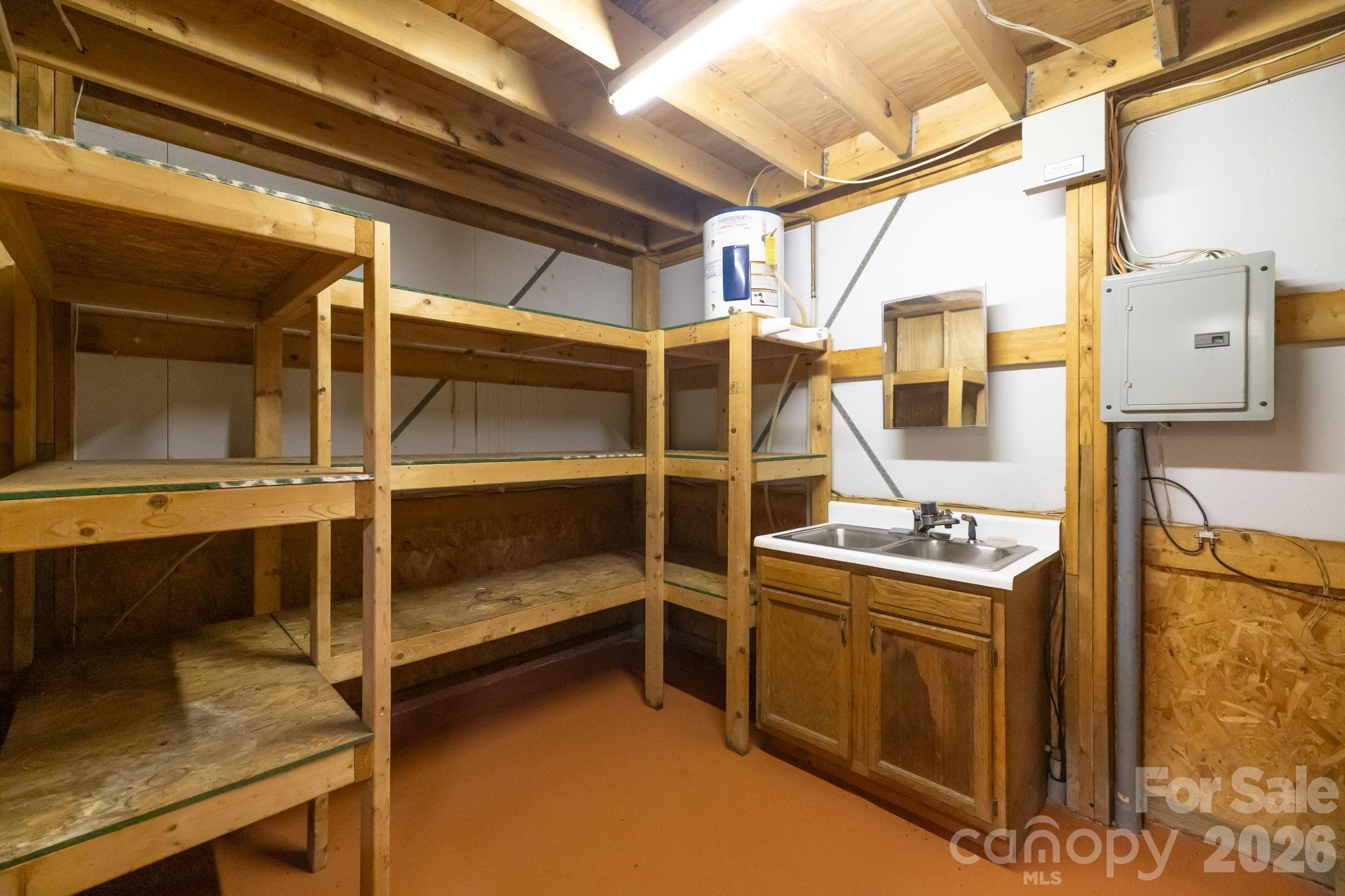 Storage in the garage - 104 Willowbrook Drive, Thomasville