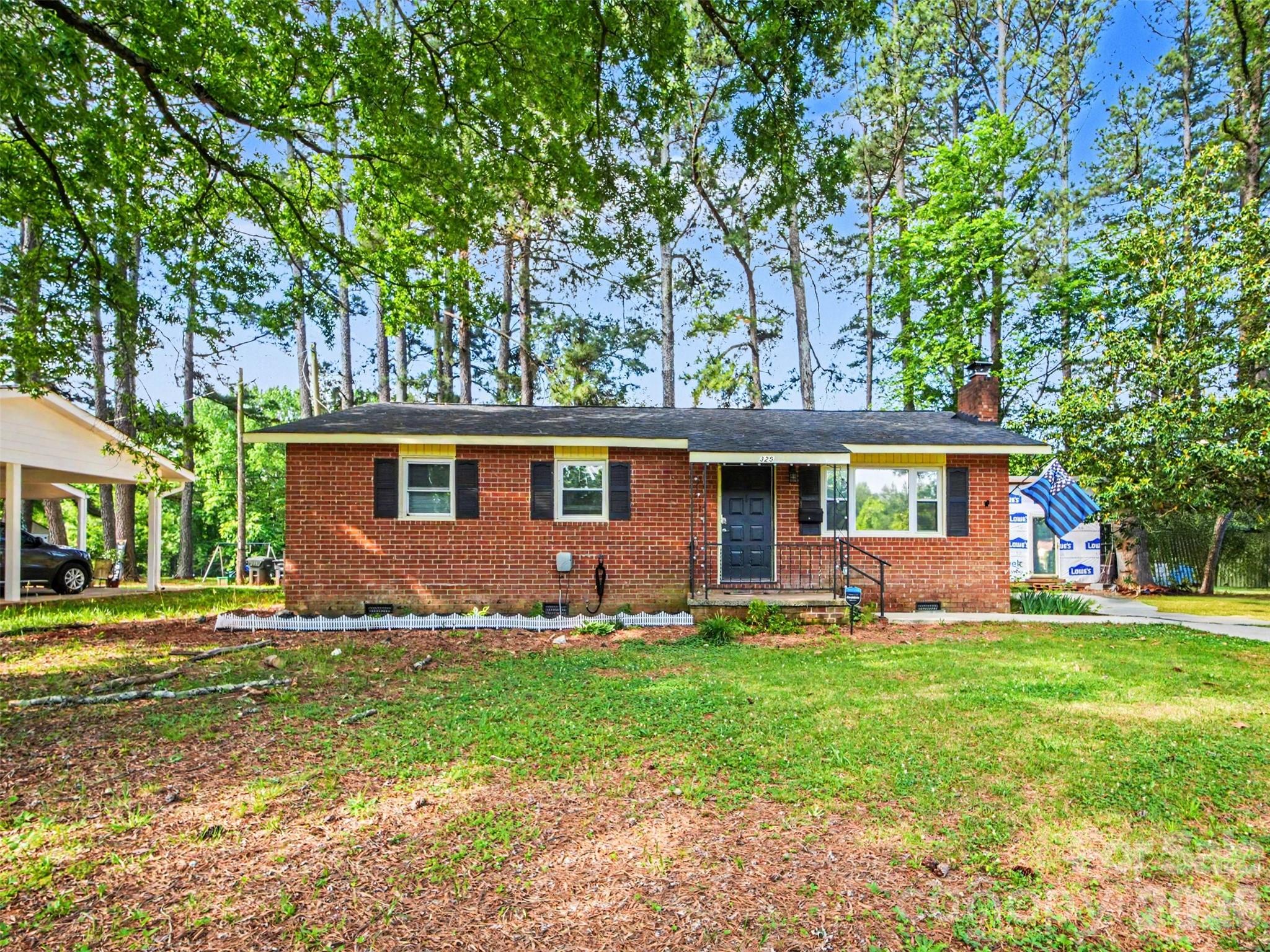325 Amber Court SW