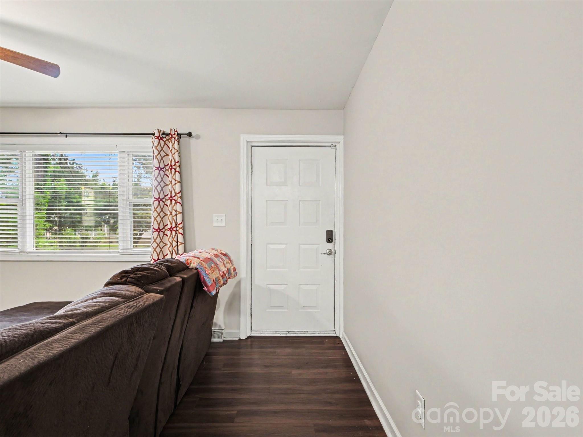 Single Family Residence at 325 Amber Court SW, Concord, photo 5 of 29