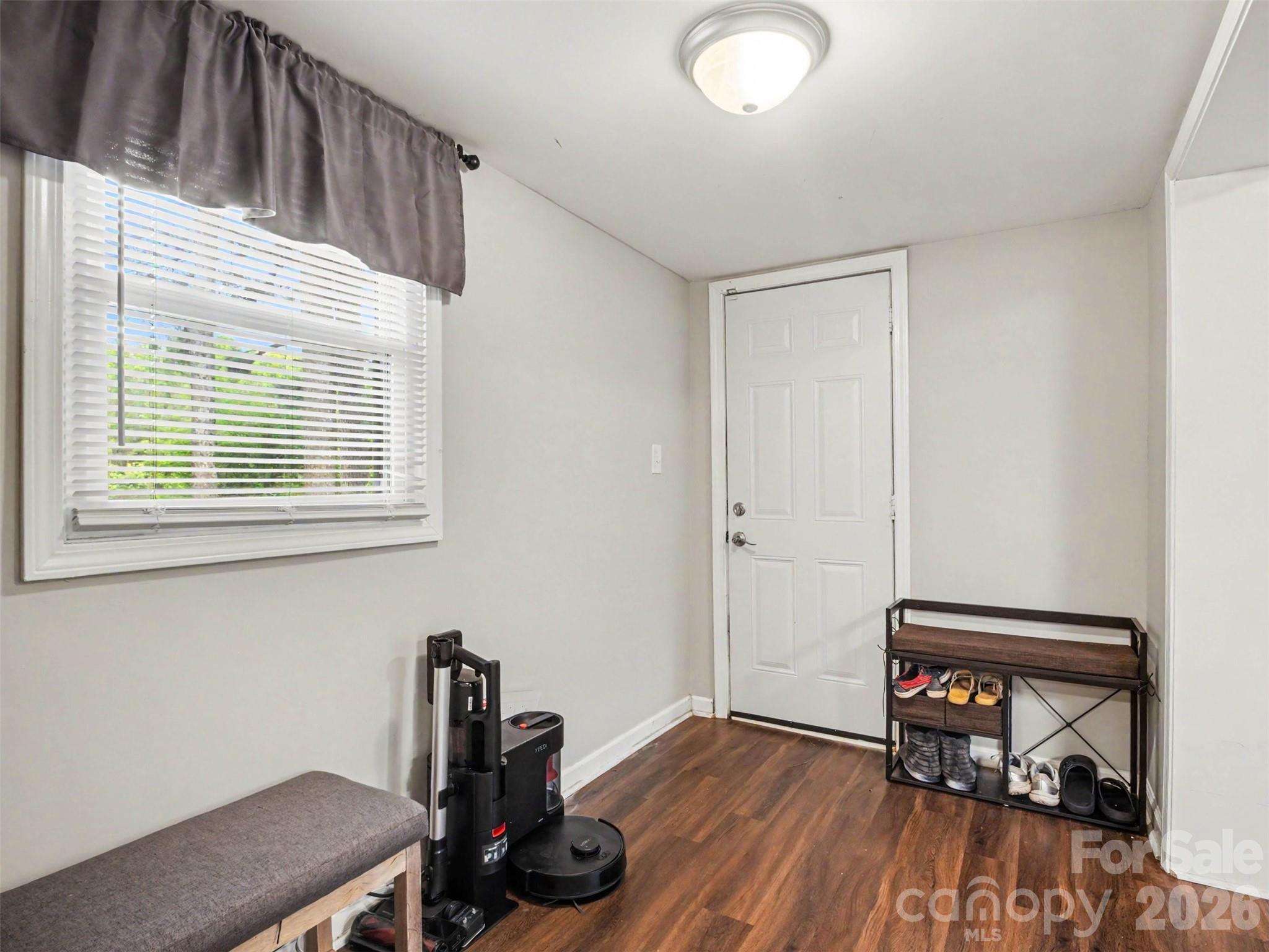 Single Family Residence at 325 Amber Court SW, Concord, photo 18 of 29