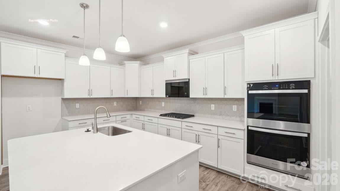 Single Family Residence at 7050 Wishing Well Way, York, photo 8 of 37