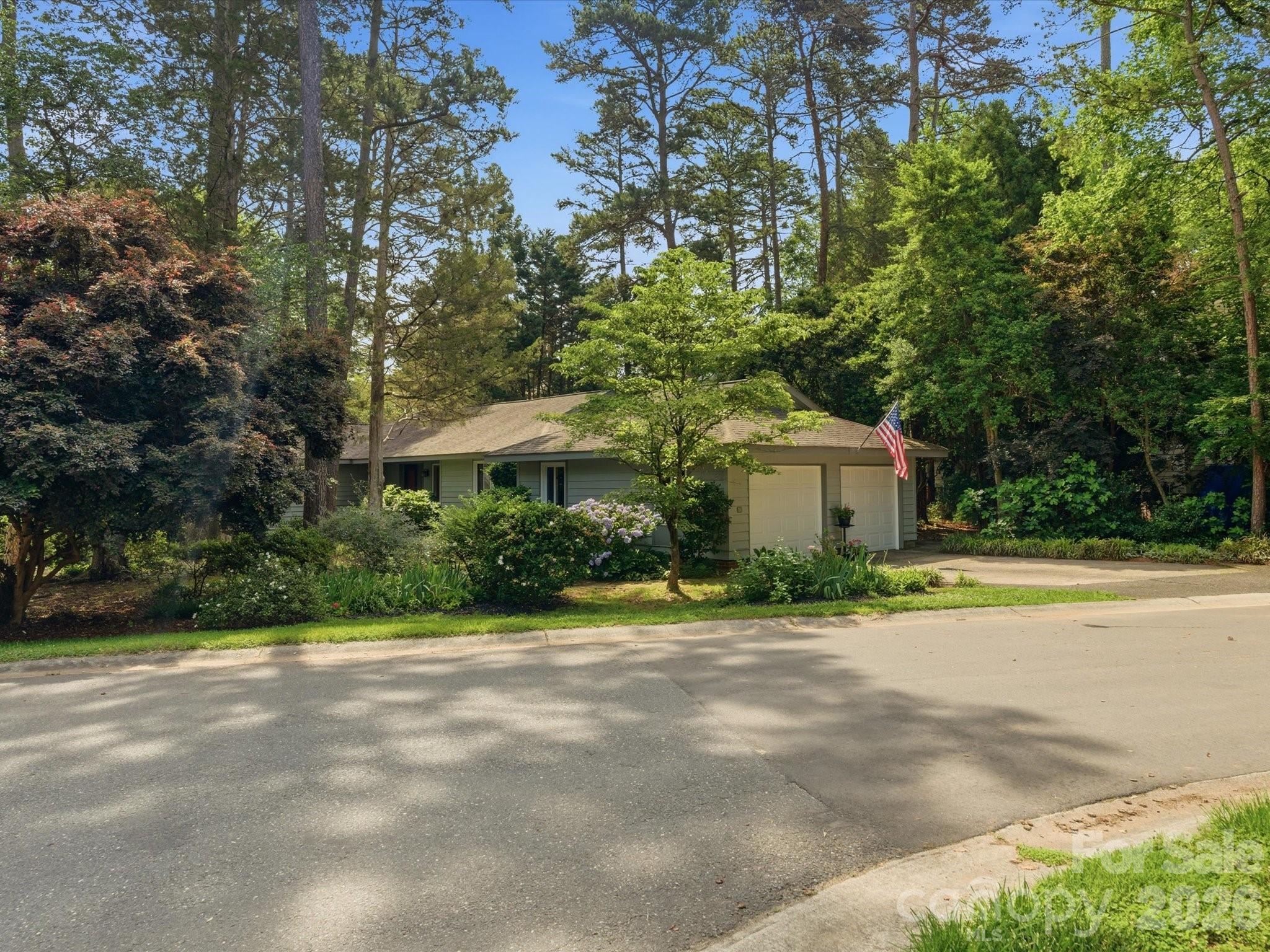 Single Family Residence at 26 Honeysuckle Woods, Clover, photo 27 of 32