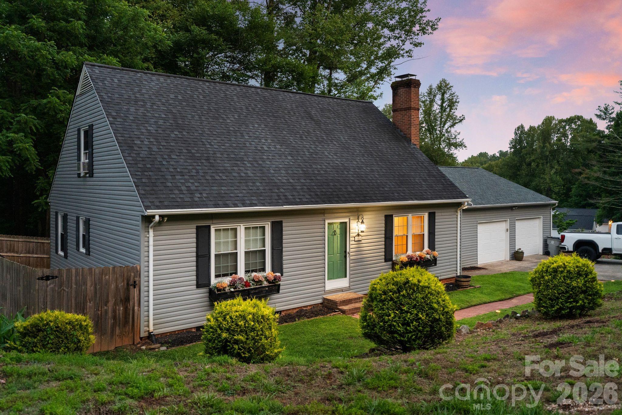 1014 Bramblewood Court NE