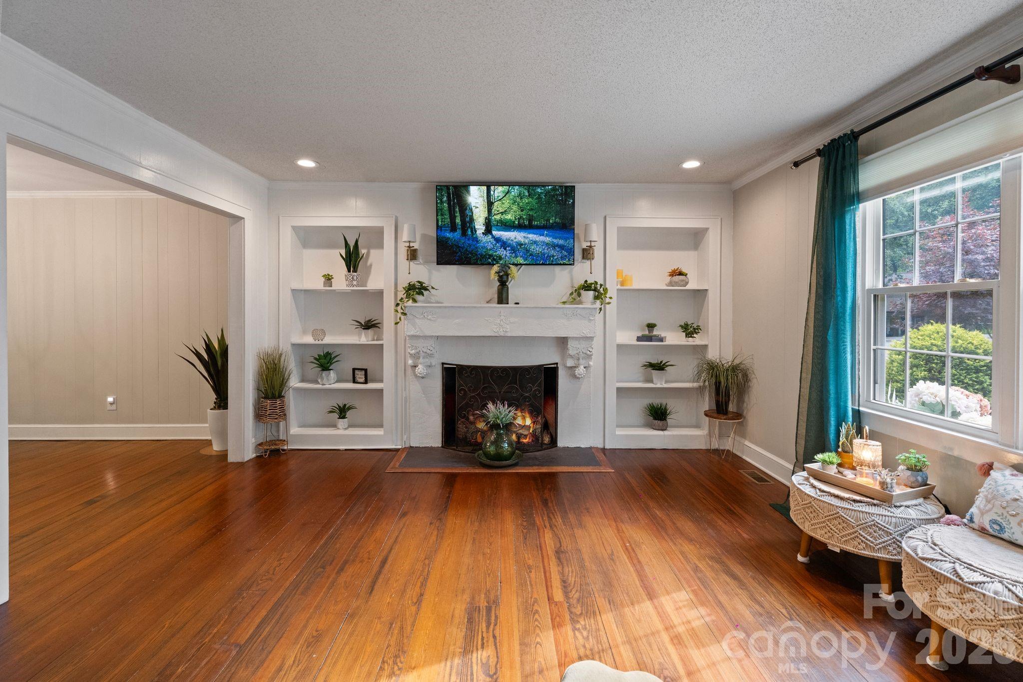 Single Family Residence at 1014 Bramblewood Court NE, Lenoir, photo 7 of 45