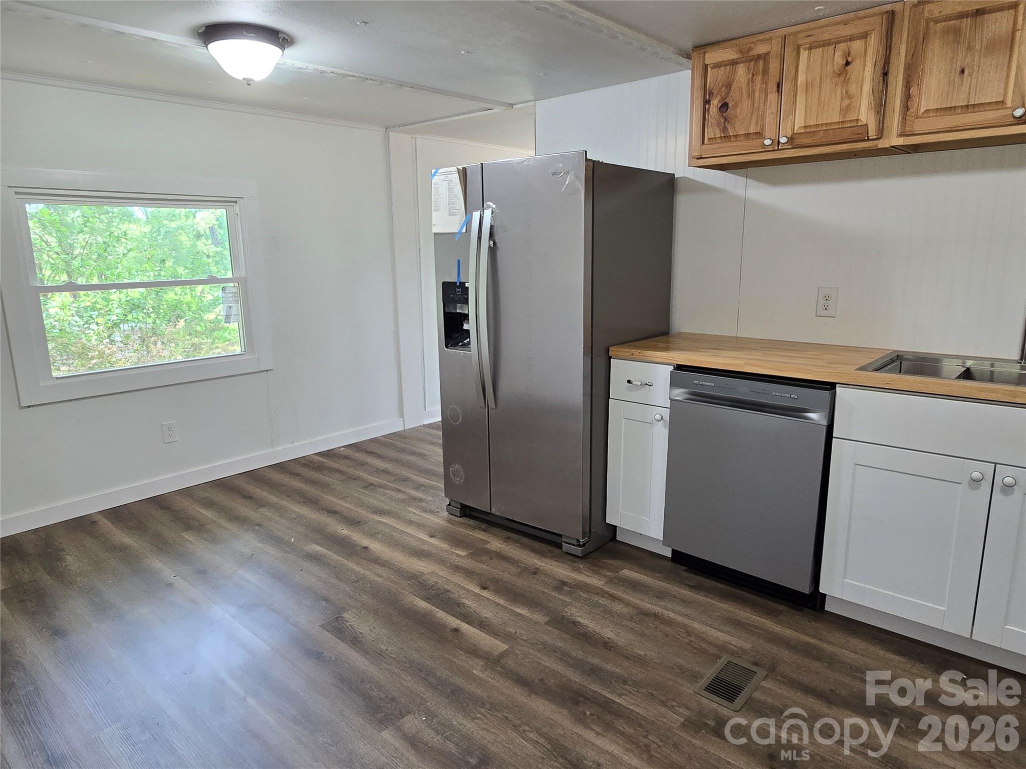 Single Family Residence at 63 Sunnybrook Lane, Fletcher, photo 9 of 19