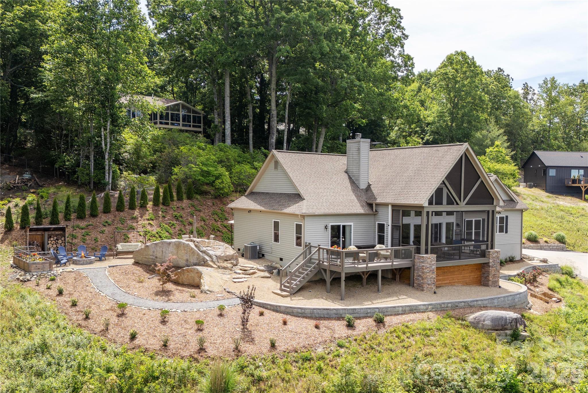 Single Family Residence at 467 Crystal Heights Drive, Hendersonville, photo 3 of 47