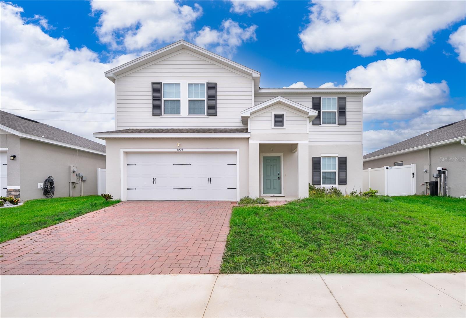 1221 LEXINGTON LN