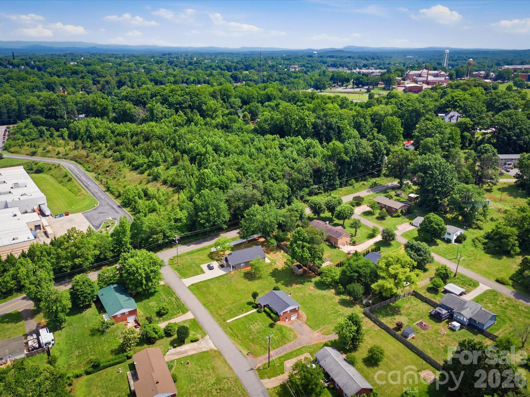 Single Family Residence at 132 Starmount Circle, Morganton, photo 8 of 31