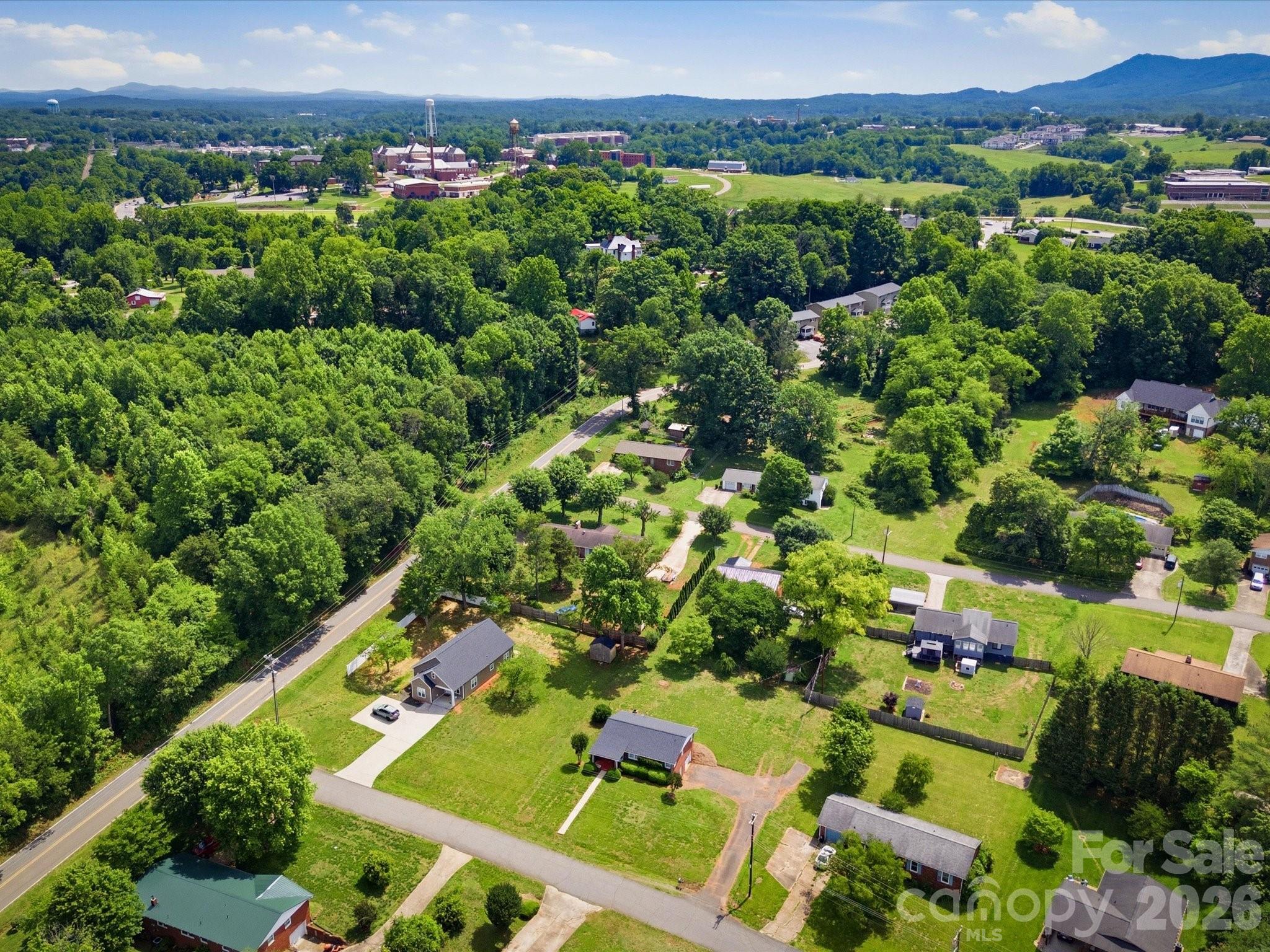 Single Family Residence at 132 Starmount Circle, Morganton, photo 9 of 31