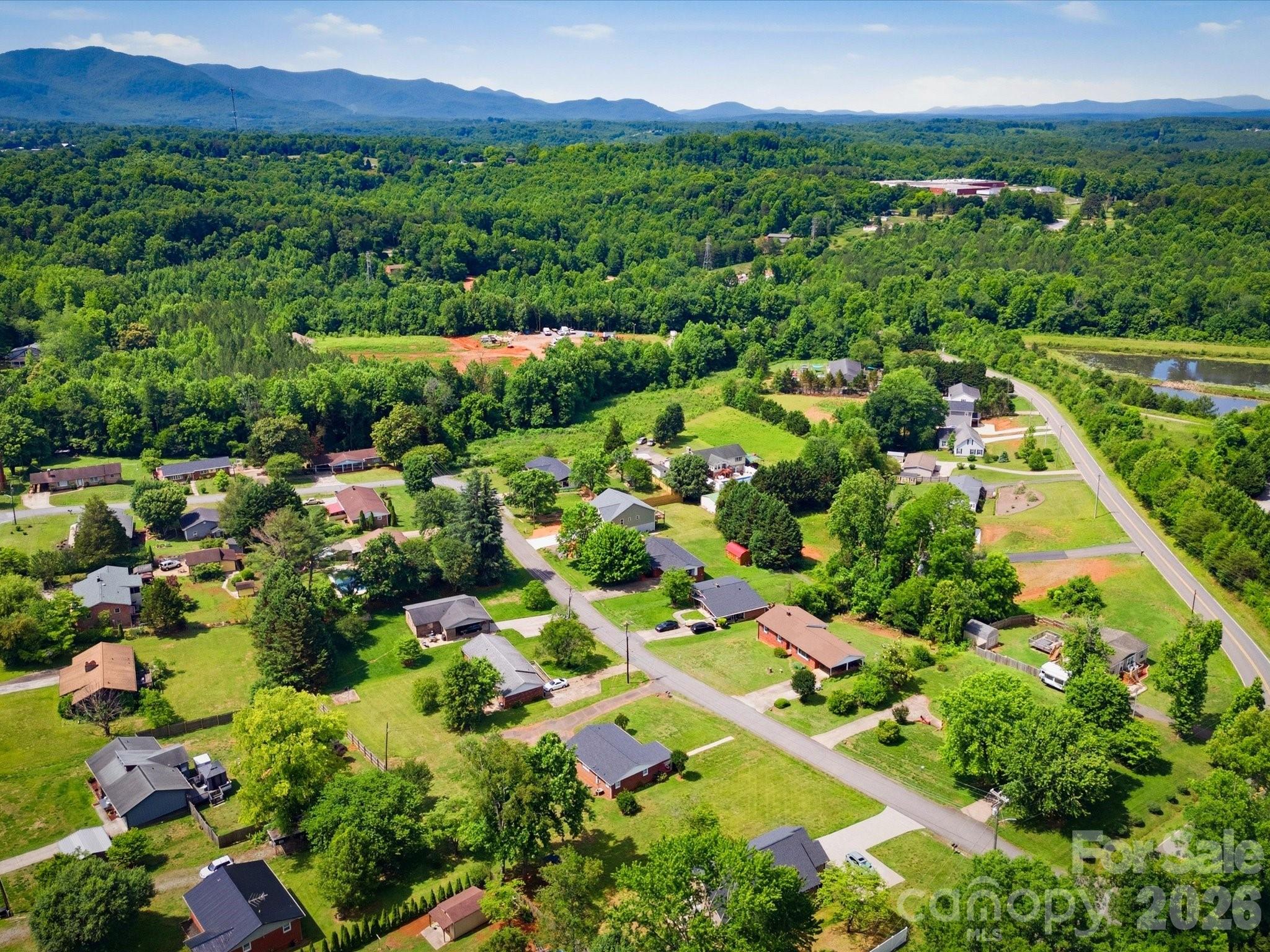 Single Family Residence at 132 Starmount Circle, Morganton, photo 13 of 31