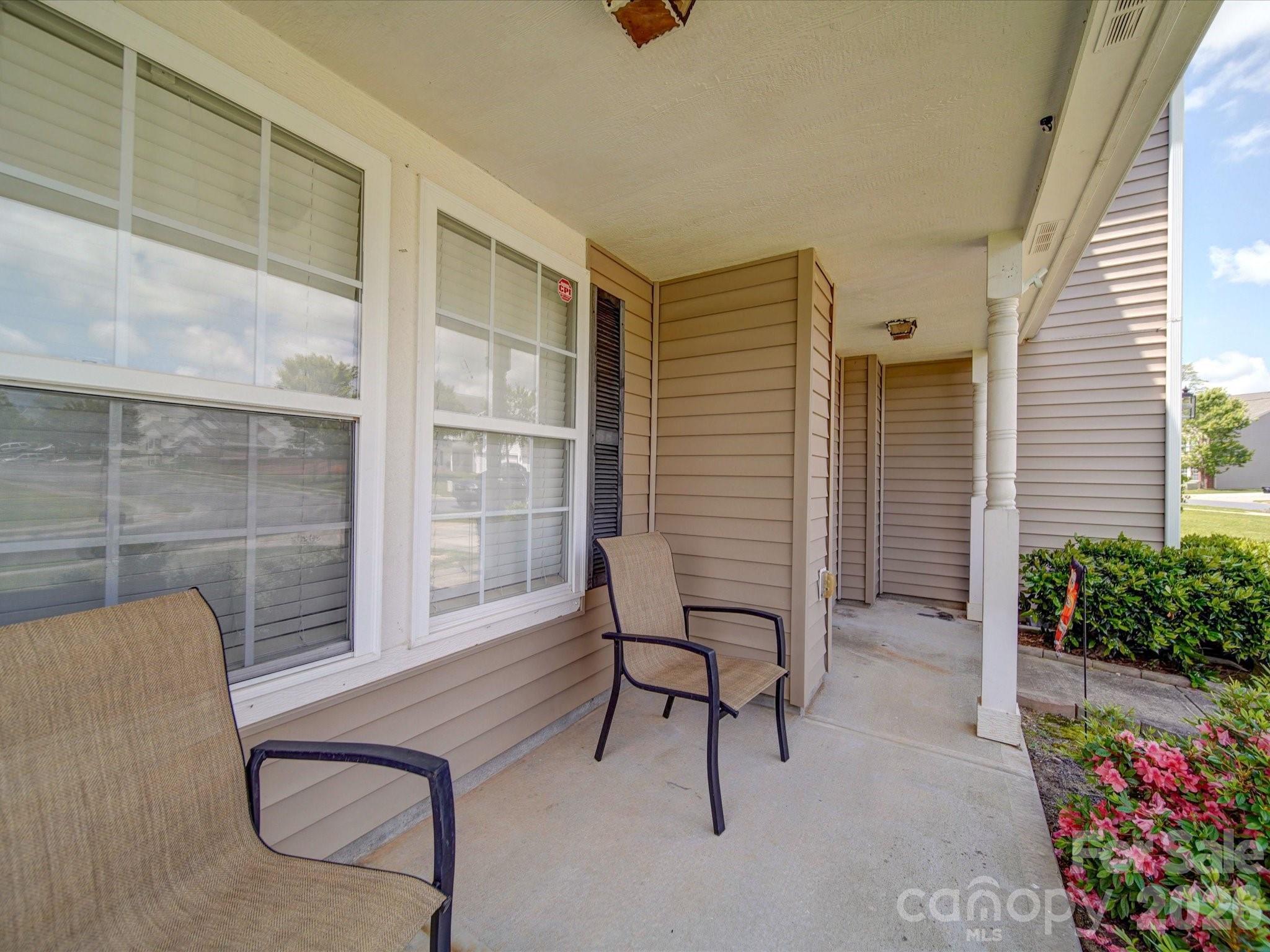 Single Family Residence at 3841 Shasta Circle, Clover, photo 2 of 48
