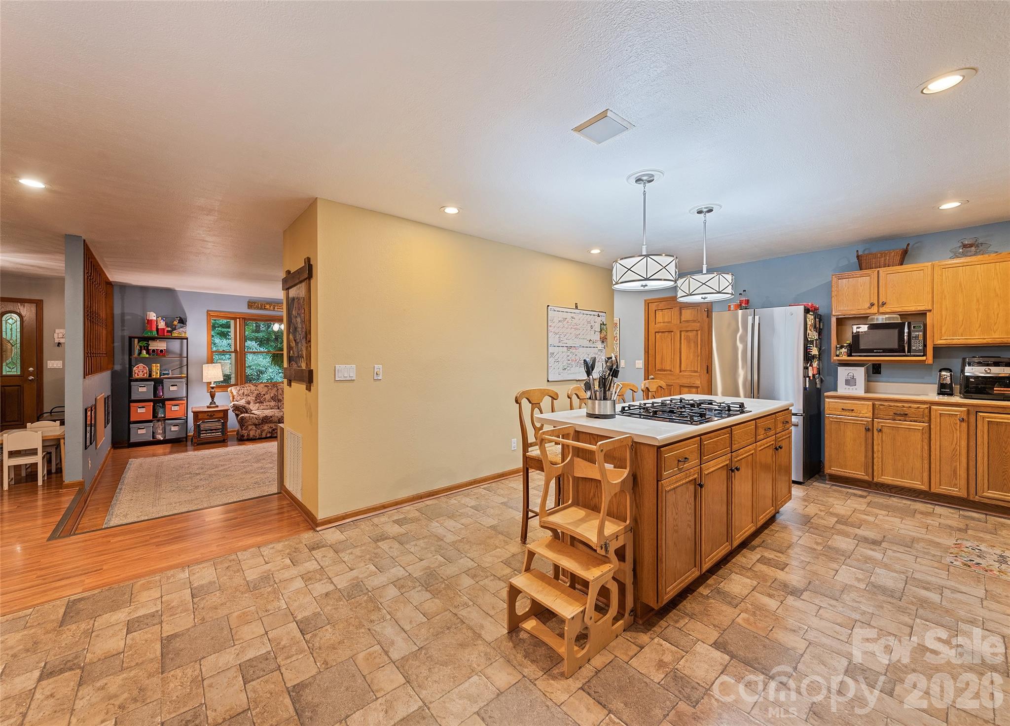 Single Family Residence at 400 Sunset Heights, Canton, photo 17 of 39