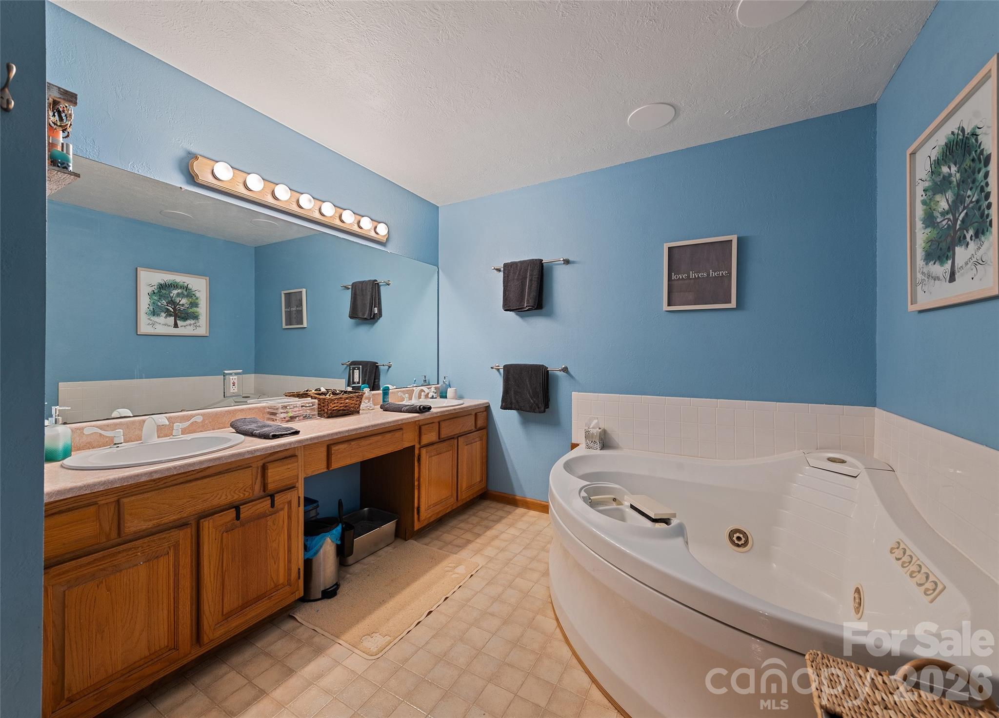Primary Bath - 400 Sunset Heights, Canton
