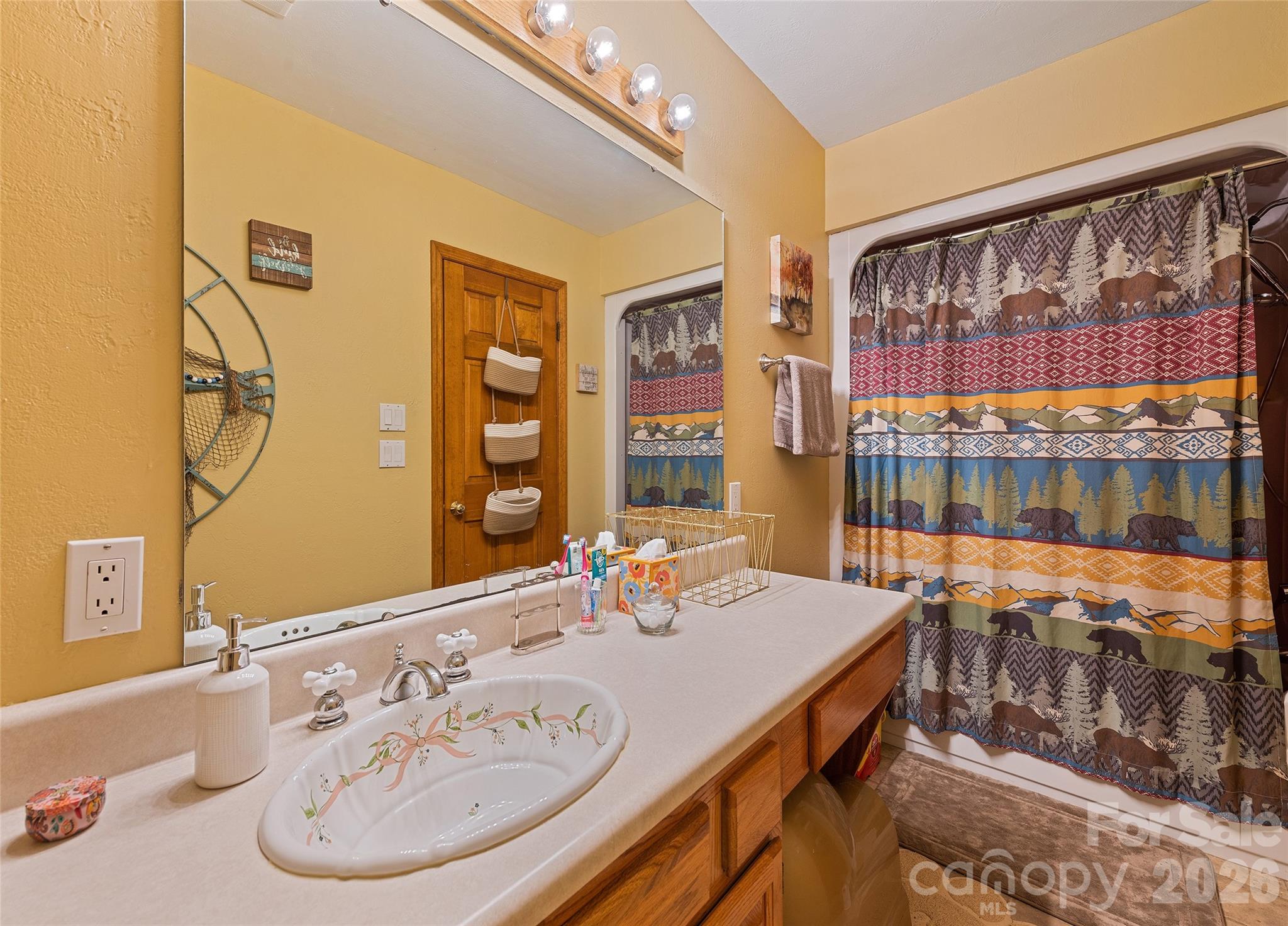 Guest Bath - 400 Sunset Heights, Canton