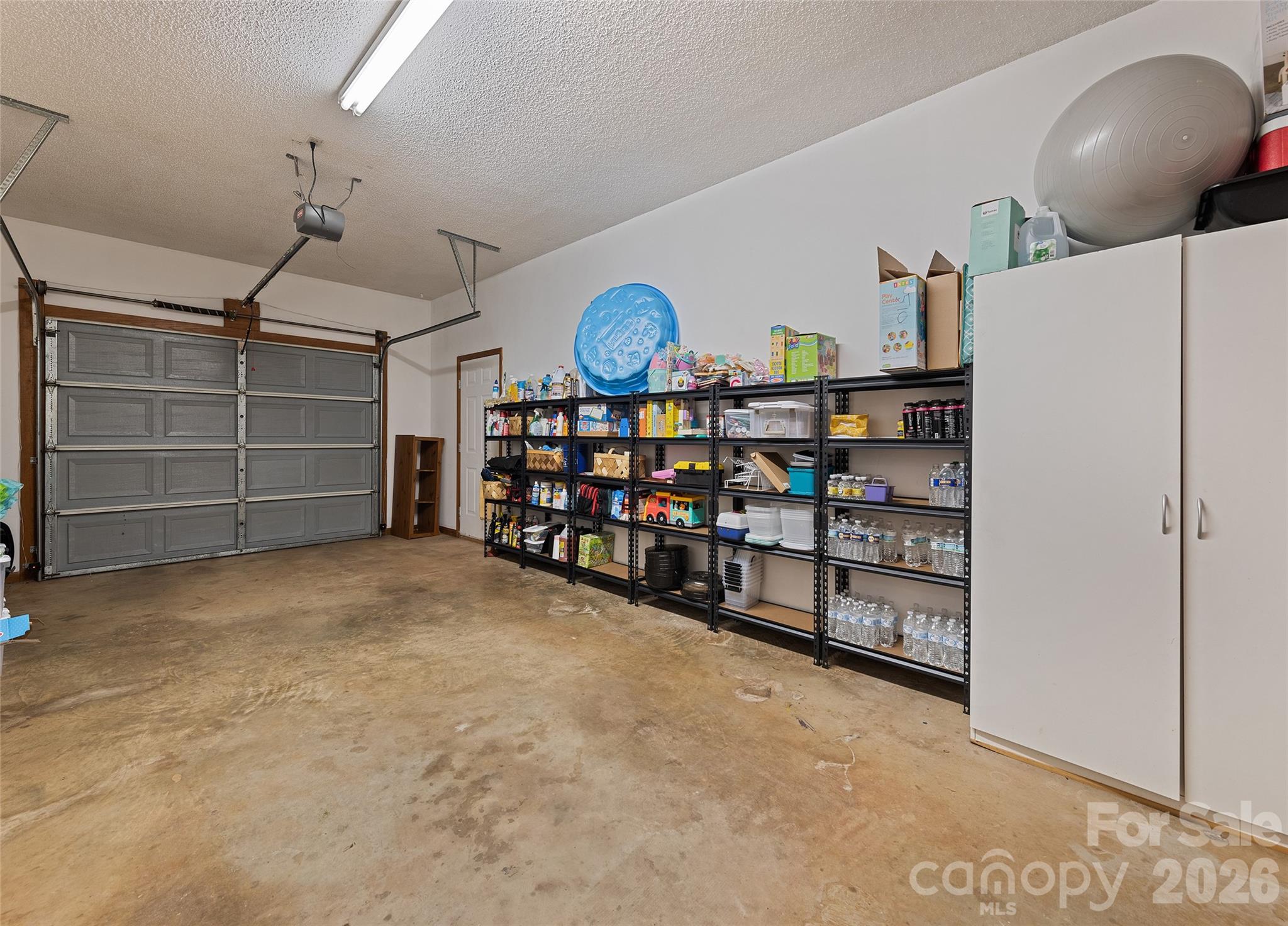 Main Level Garage - 400 Sunset Heights, Canton