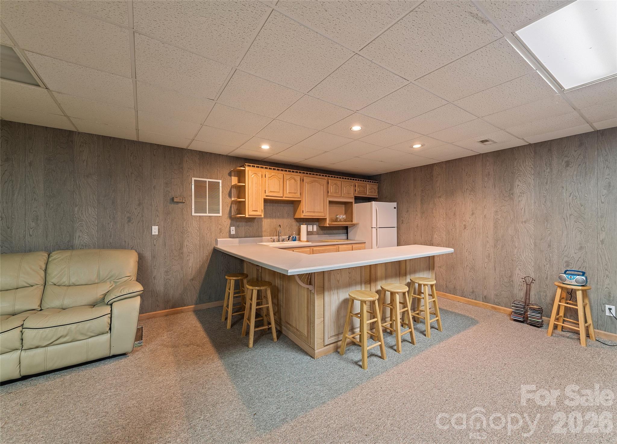 Wet Bar - 400 Sunset Heights, Canton