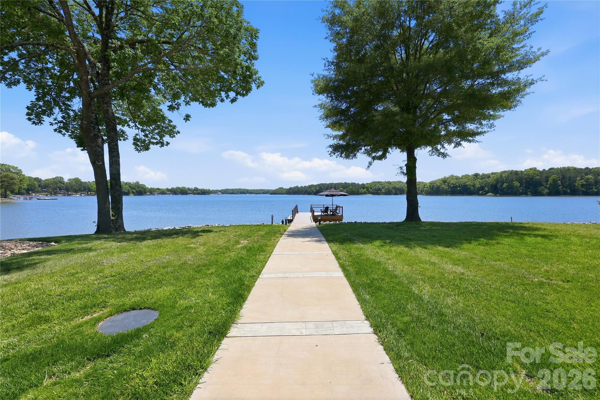 Walkway from patio to pier - 420 Skysail Road, Salisbury